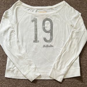 Hollister pullover sweatshirt